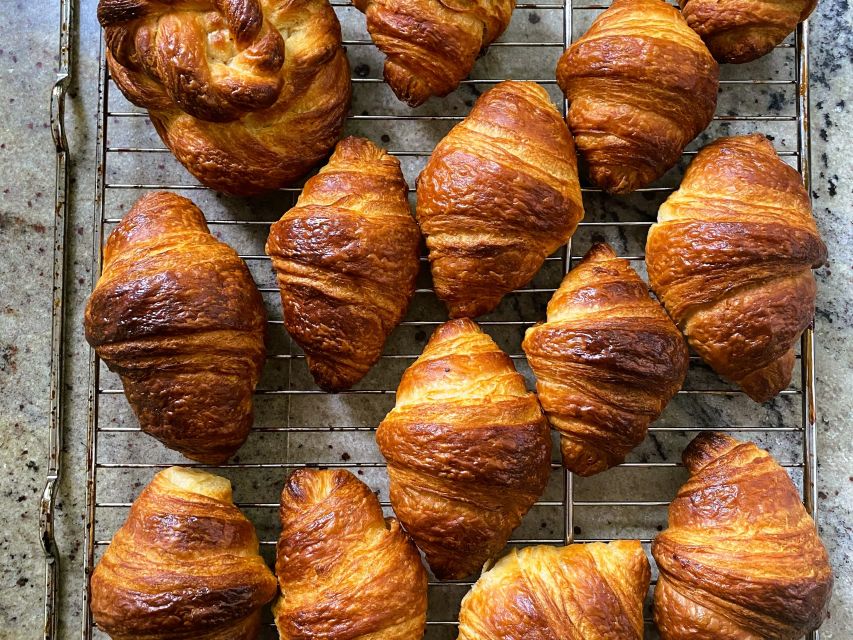 Paris: Montmartre Culture and Local Pastries Walking Tour - Studio Stops and Hidden Corners You Would Miss Alone