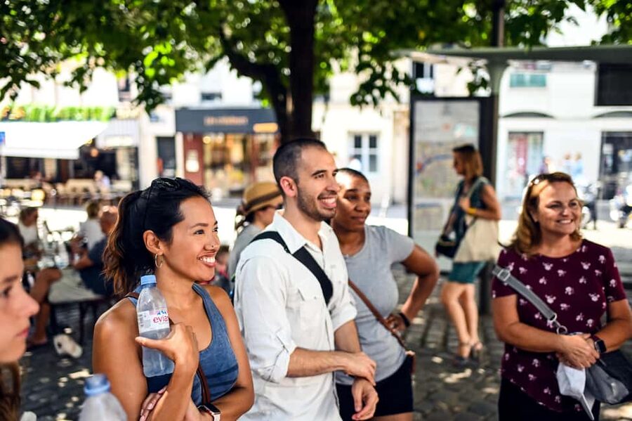 Paris: Montmartre Food Tour with 10 Local Tastings & Wines - Who this Montmartre food tour is for