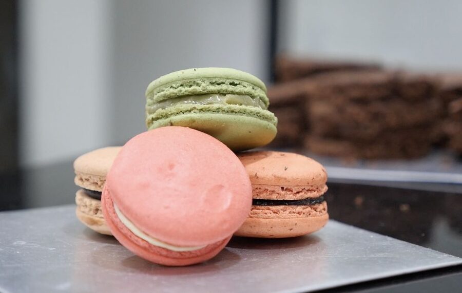 Paris: Montmartre Food Tour with Full Meal - Moulin Rouge To Montmartre: Why This Start Matters