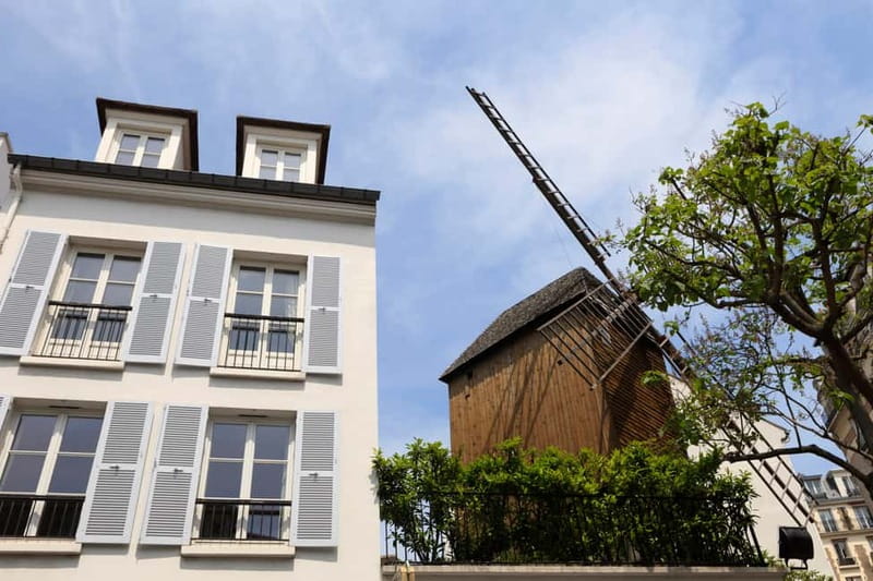 Paris: Montmartre Hidden Gems and Highlights Walking Tour - Following the Guide to the Last Vineyard in Paris