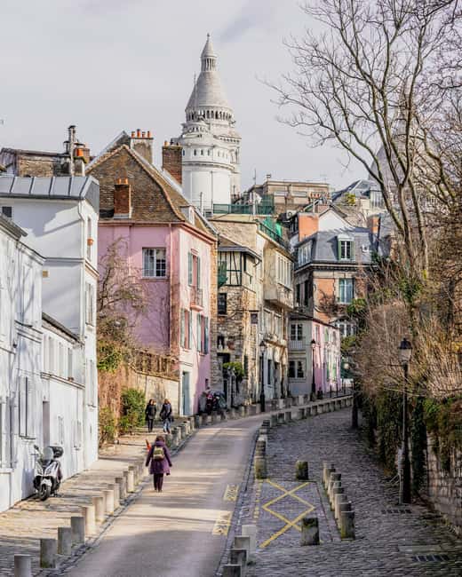 Paris: Montmartre Hidden Gems and Highlights Walking Tour - Place du Tertre, Artist Energy, and the End at La Bonne Franquette