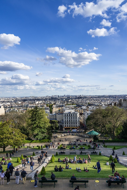 Paris: Montmartre Highlights Walking Tour with a Local Guide - The Guide Makes the Difference, From Yazid to Zoe to Sylvia