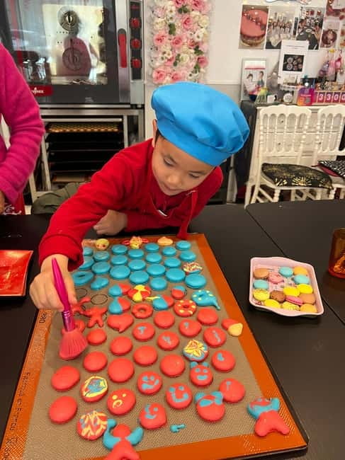 Paris: Montmartre Macaron Baking Workshop - Macaronage and piping: the steps that make or break your shells