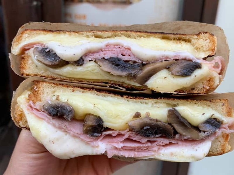 Paris: Montmartre/Pigalle Foodie Tour with Tastings - The savory start: charcuterie, cheese, and street bites in Montmartre