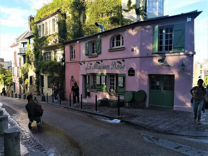Paris: Montmartre Private Tour for Families - Sacred-Coeur Basilica area: what you’ll do in the first stretch