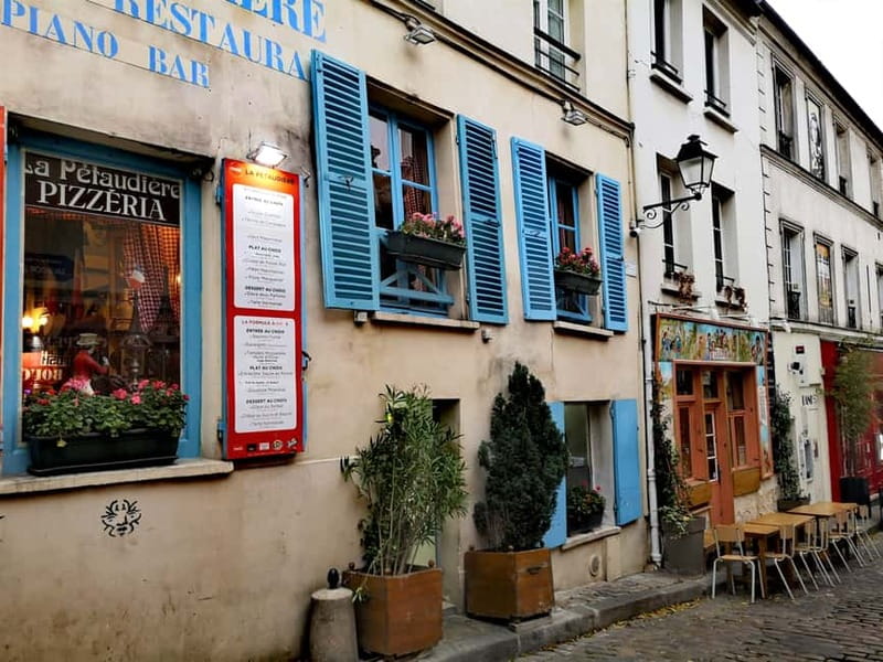 Paris: Montmartre Private Tour for Families - Rue du Mont-Cenis and the “spot it, then learn it” walking style
