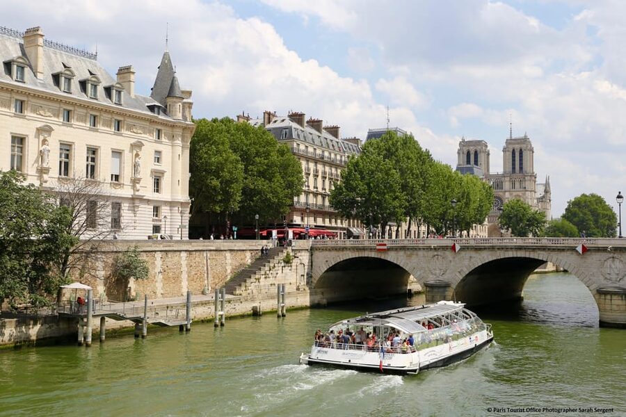Paris: Montmartre Train Ride w/ Optional Seine River Cruise - Optional 1-hour Seine River cruise, with audio in 14 languages