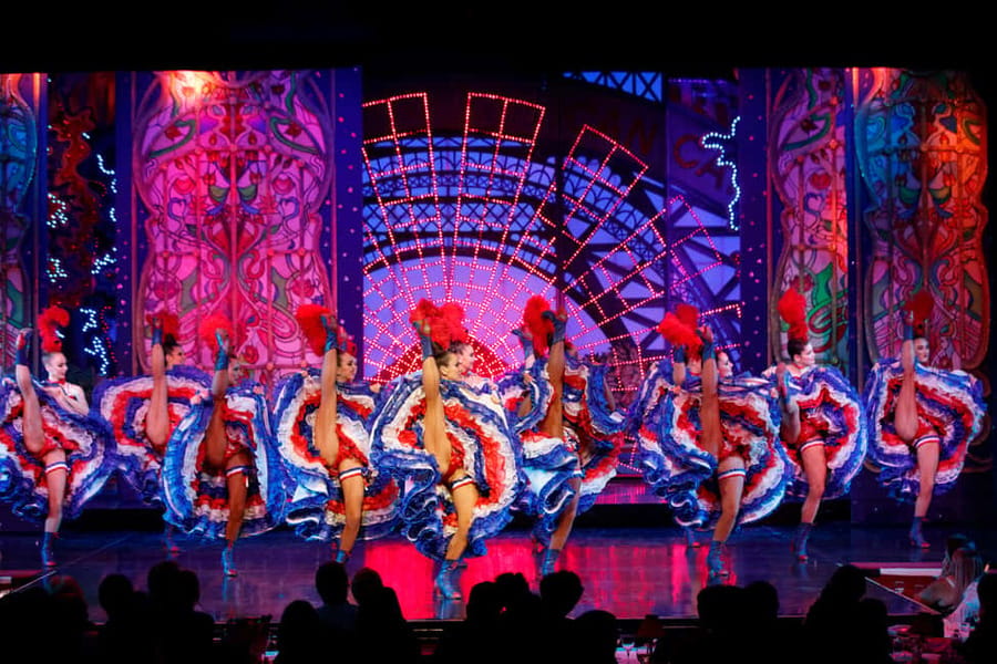 Paris: Moulin Rouge Dinner Show, Champagne, and Transport - Key things to know before you go