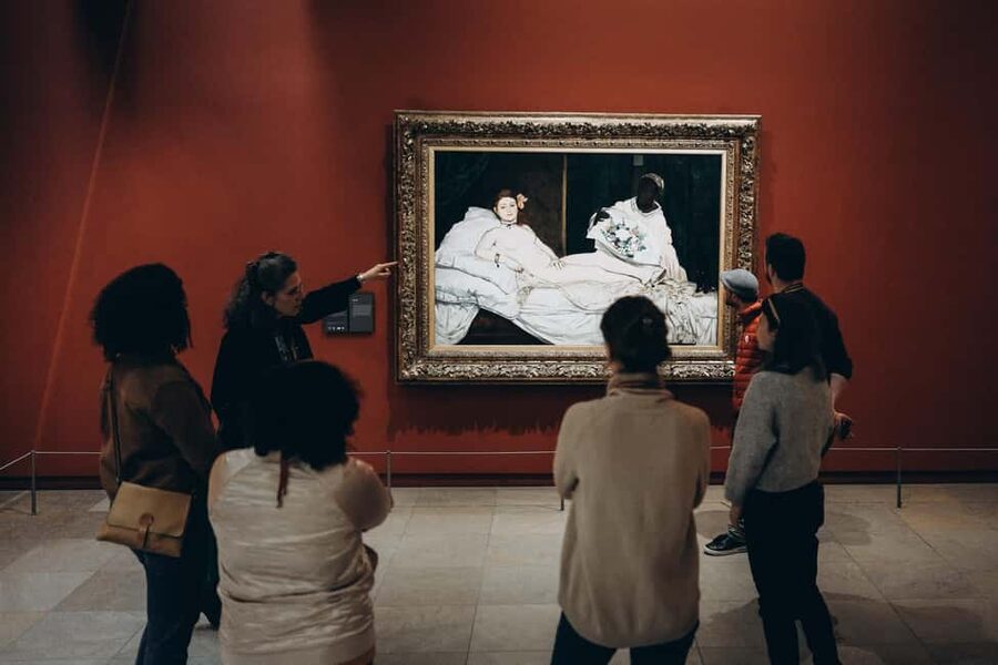 Paris: Musée d’Orsay Ticket and Guided Tour - Crowds, Earpieces, and Staying Comfortable in the Middle of a Busy Museum