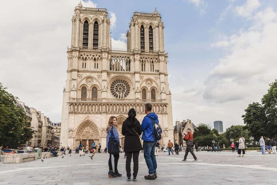 Paris: Notre Dame and Île de la Cité Walking Tour - Key highlights worth planning around