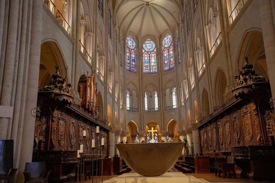 Paris:Notre-Dame Cathedral Interior and Exterior Guided Tour - A one-hour Notre-Dame lesson, exterior and interior