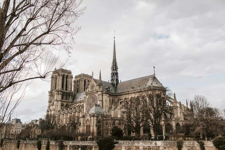 Paris: Notre Dame Cathedral Tour & Seine River Cruise - Photo stop moments, and how to use them well