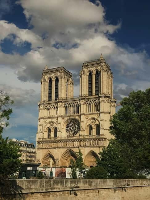 Paris: Notre Dame Interior Guided Tour with Entry Included - No Headsets Allowed: How This Changes the Experience