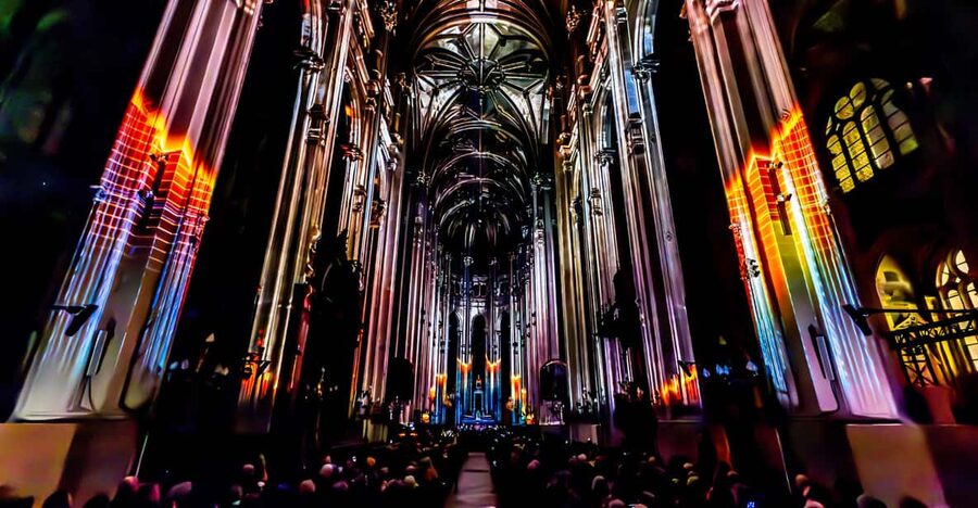Paris: Nouveau spectacle Son et lumière - LUMINISCENCE - Pick Your Seat: Platinum, Or, and Argent (And Why It Matters)