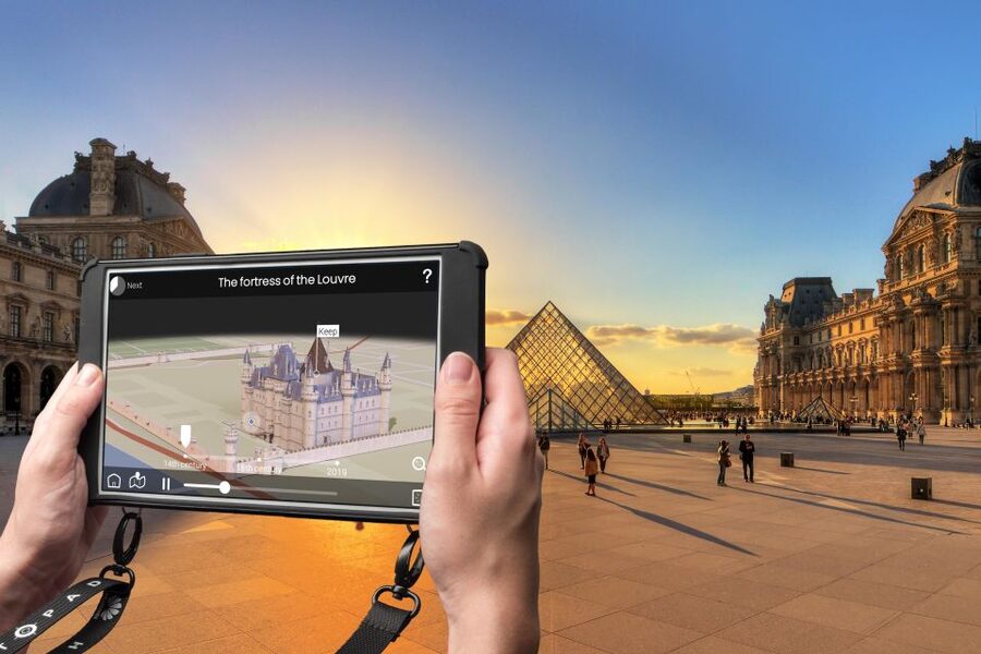 Paris: Openair Double Decker Bus Audio-Guided City Tour - Eiffel backup plan: what happens when the main icon is off-limits