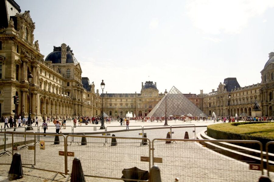 Paris: Openair Double Decker Bus Audio-Guided City Tour - Who should book this bus tour