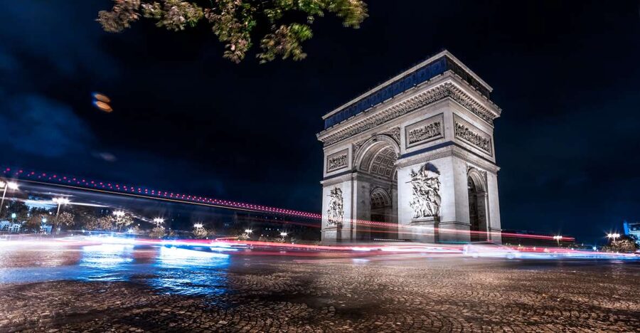 Paris: Panoramic Night Tour with Audio Guide and Host - How the Audio Guide Works, and Why Your Headset Matters