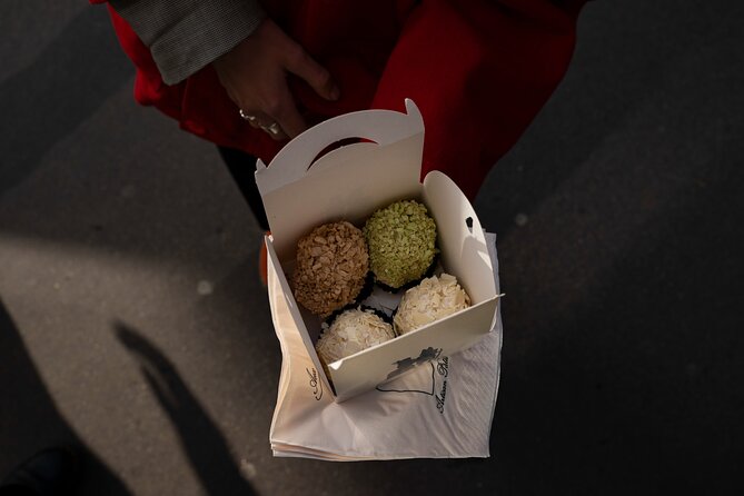 Paris: Pastries & Tragedies - A sweet tour of Montmartre - Pastries and Tragedies: Why this theme works in Montmartre