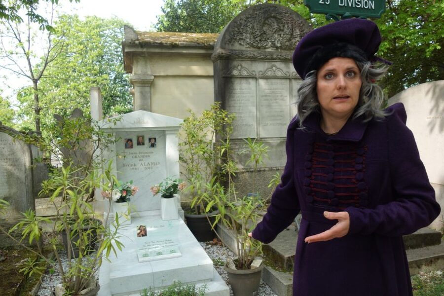 Paris: Père Lachaise Cemetery Guided by the Great Sibylle - Wall of the Federates: A Memorial Stop with Real Presence