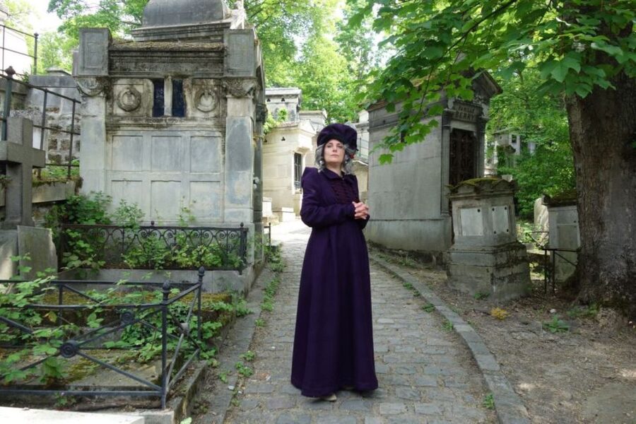 Paris: Père Lachaise Cemetery Guided by the Great Sibylle - Muslim and Jewish Sections: Seeing How Different Communities Are Marked