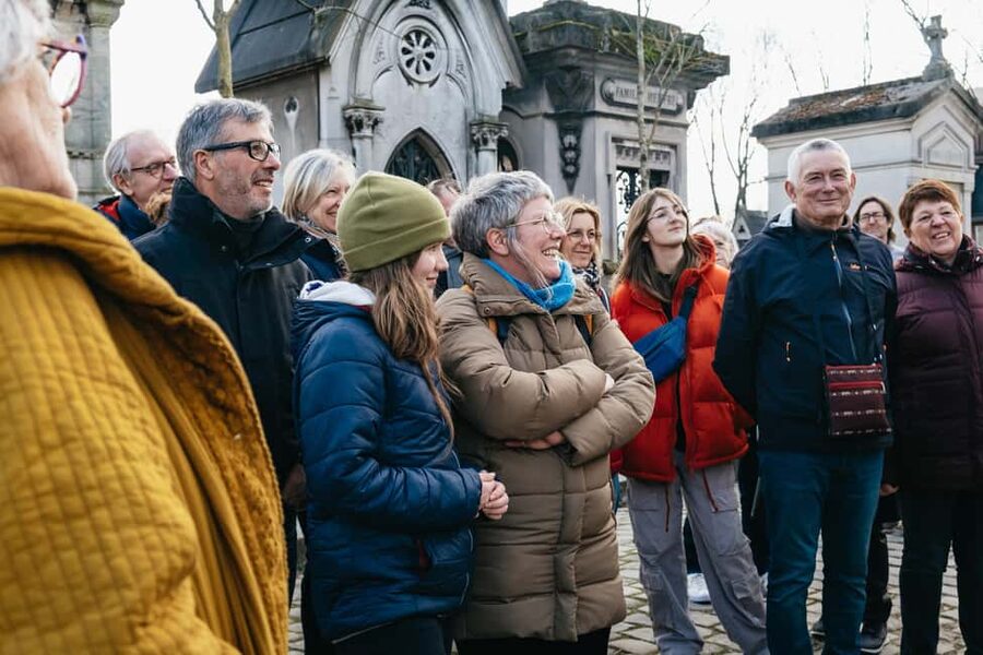 Paris: Pere Lachaise Cemetery Guided Tour - Key Things You’ll Notice on This Père Lachaise Tour