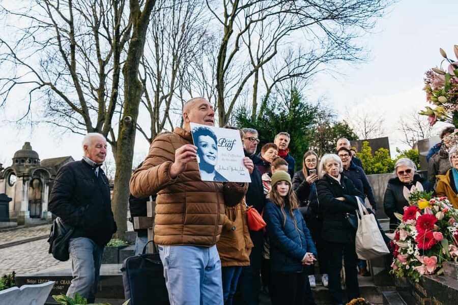 Paris: Pere Lachaise Cemetery Guided Tour - Tips for Comfort and a Smooth Start