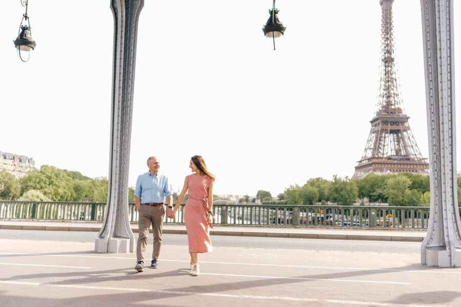 Paris: Photo Shoot with a Private Travel Photographer - Pont de Bir-Hakeim stop, where the architecture does the heavy lifting