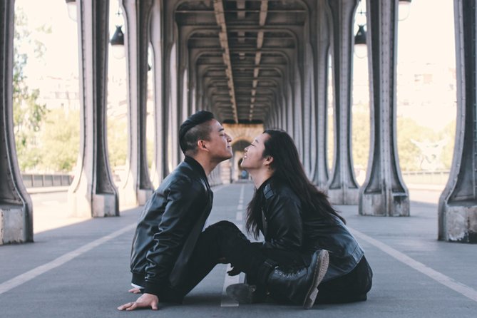 Paris Photo Shoot with Professional Photographer - How the Photographer Builds Your Route From Eiffel Tower to Bridges