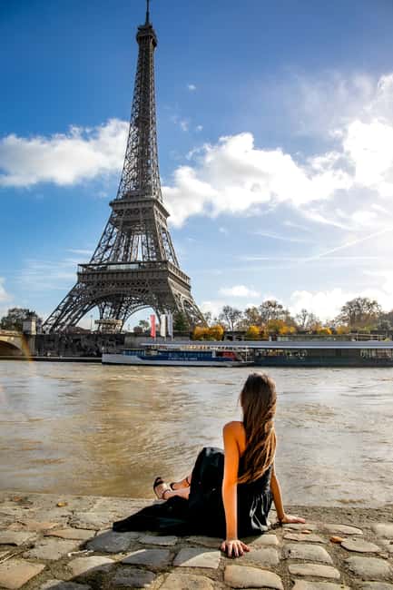 Paris: Photoshoot Around Eiffel Tower with 55 Edited Photos - Your Photographer Controls the Comfort Level, Not You