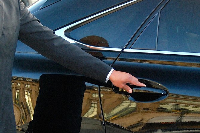 Paris Private Arrival Transfer from Charles de Gaulle (CDG) or Orly (ORY) - Should You Book This Private Arrival Transfer?