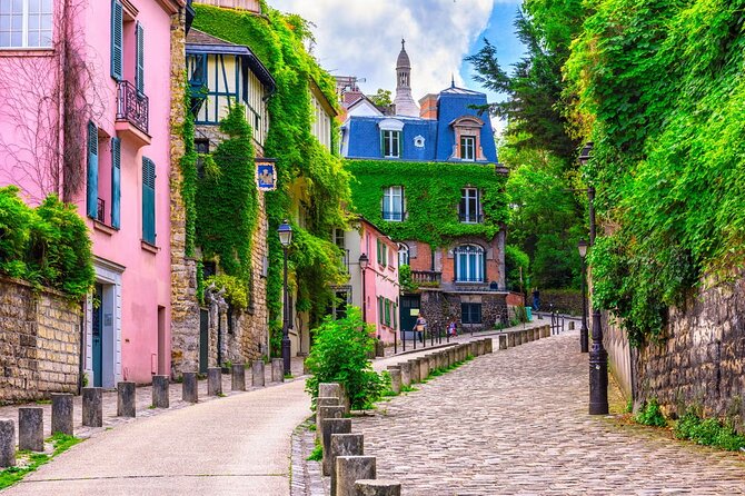 Paris Private Montmarte Tour : Sacre Coeur with Expert Guide - Le Mur des Je t’aime and Place des Abbesses: charming, odd, and useful