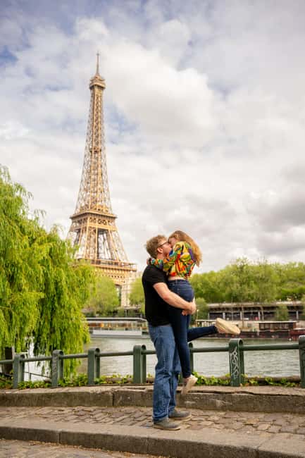 Paris: Private Photoshoot at the Eiffel Tower - What you receive: edited photos in a secure gallery within 48 hours