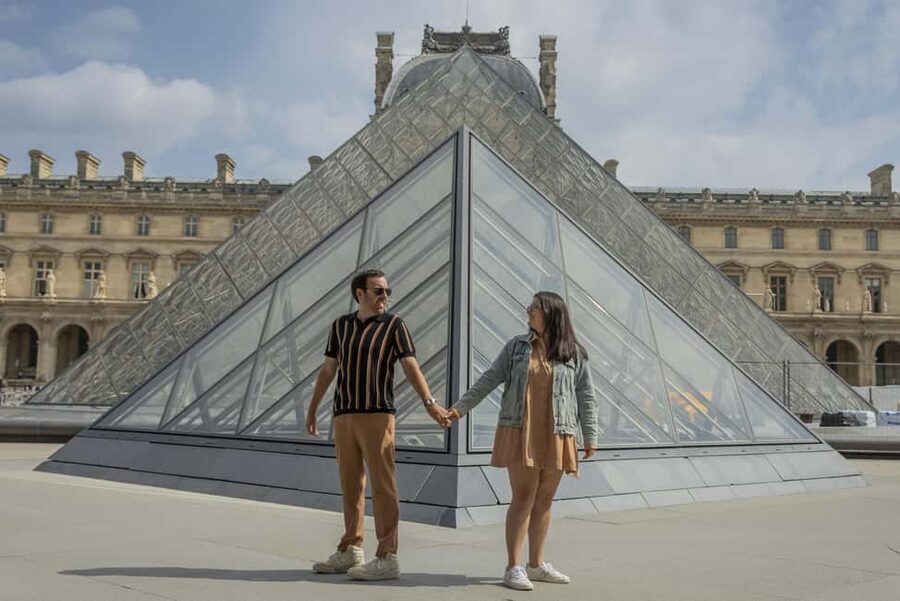 Paris: Private Photoshoot Outside the Louvre Museum - Key Things I’d Focus On