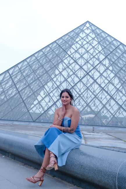 Paris: Private Photoshoot Outside the Louvre Museum - Louvre Outside, Not Inside: What You’re Really Booking