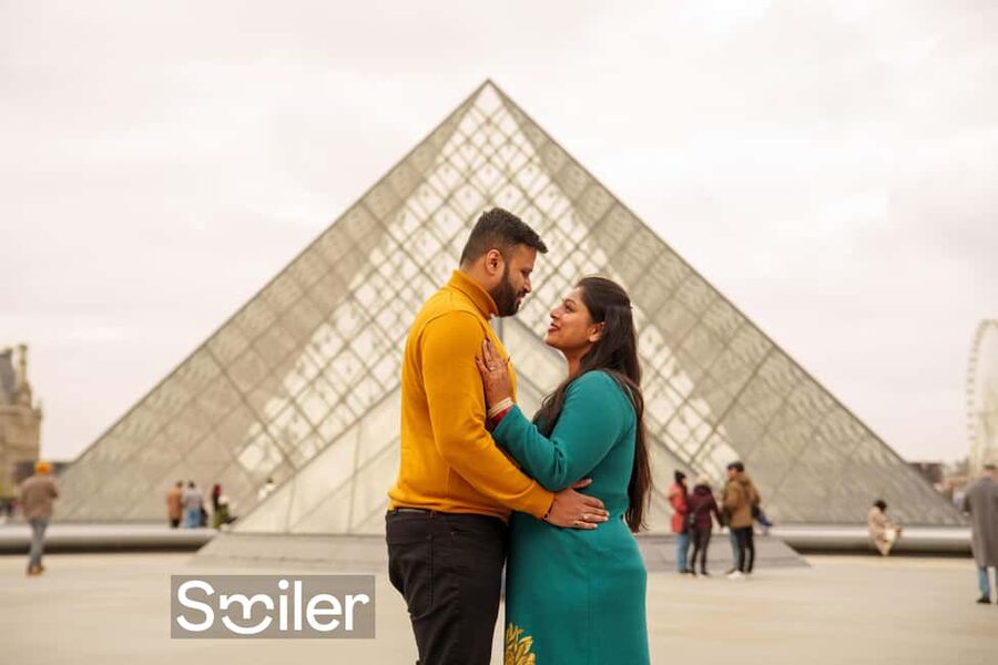 Paris: Private Photoshoot Outside the Louvre Museum - Photographers Who Make It Easier to Relax (Real Examples)