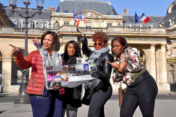 Paris Private Walking Tour with a Personal Photographer - Choosing your landmarks: Louvre, Eiffel Tower, Seine, and calmer corners