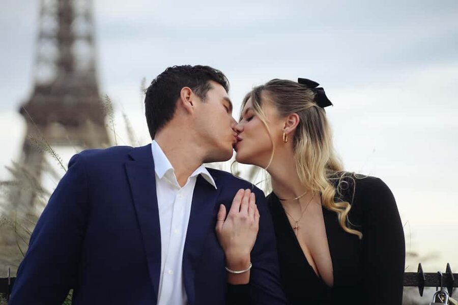 Paris: Professional Photoshoot by the Eiffel Tower - Who This Photoshoot Fits Best