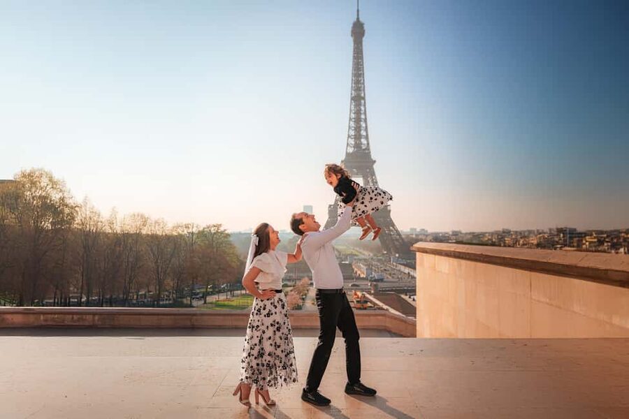 Paris: Professional Photoshoot with the Eiffel Tower - Price and value: is $47 reasonable for Eiffel Tower pro photos?