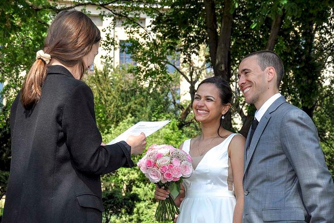 Paris Renew Your Wedding Vows Experience with Professional Photographer - Pace, Weather, and Dressing for Comfort at the Eiffel Tower