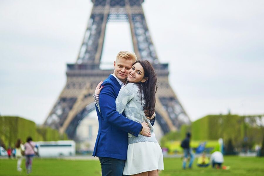 Paris: Romantic Photoshoot for Couples - Should you book the Eiffel Tower couples photoshoot?