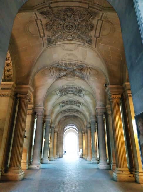 Paris: See 15 to 30 Top Sights with a Fun Guide - Sacre Coeur and Montmartre on a walking-first route