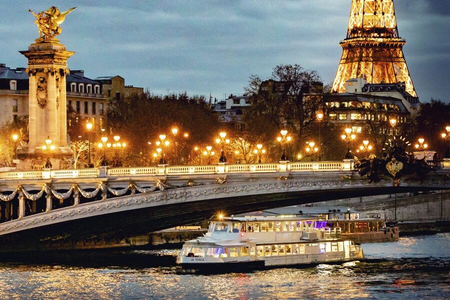 Paris: Seine Dinner Cruise from Eiffel Tower/Liberty Statue - Cruise Route Highlights: Pont Alexandre III to Notre Dame, Conciergerie, and the Liberty View
