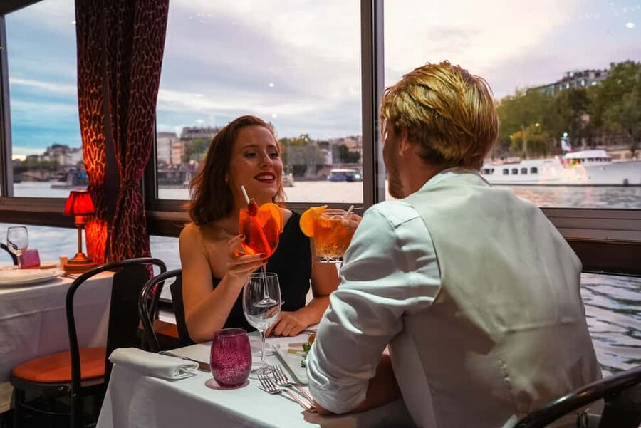 Paris: Seine River Cruise with 3-Course Dinner & Live Music - Your Maxim’s 3-course dinner: what’s on the table and what to order