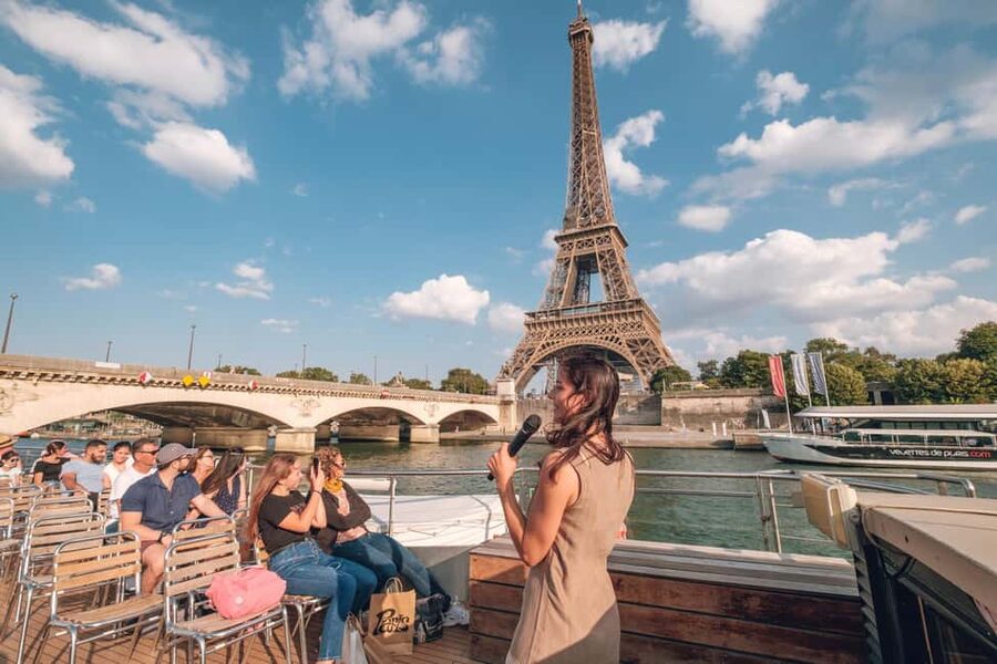 Paris: Seine River Cruise with Champagne from Eiffel Tower - Getting on at Vedettes de Paris by the Eiffel Tower
