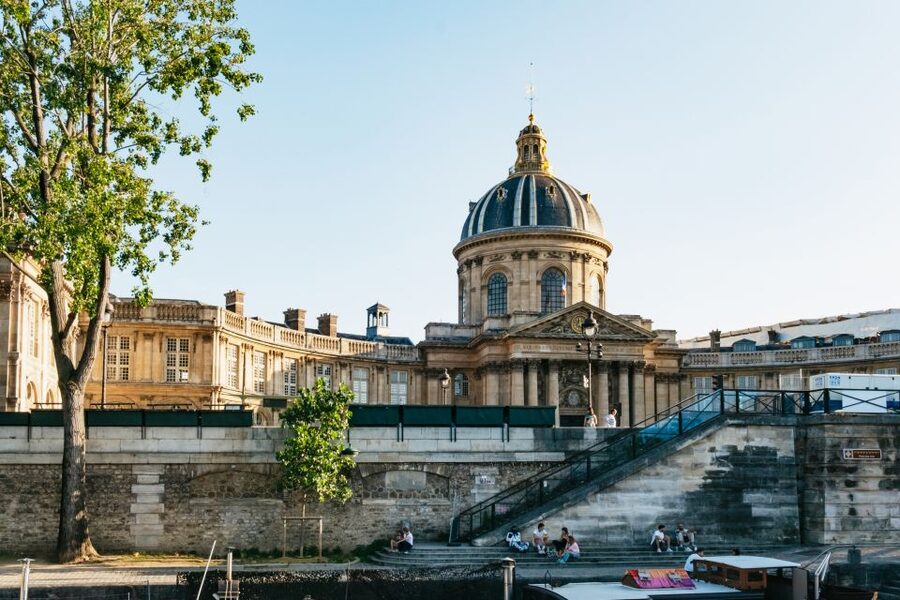 Paris: Seine River Panoramic Views Dinner Cruise - Step-by-Step Boarding at Pont de Bir-Hakeim and Île aux Cygnes