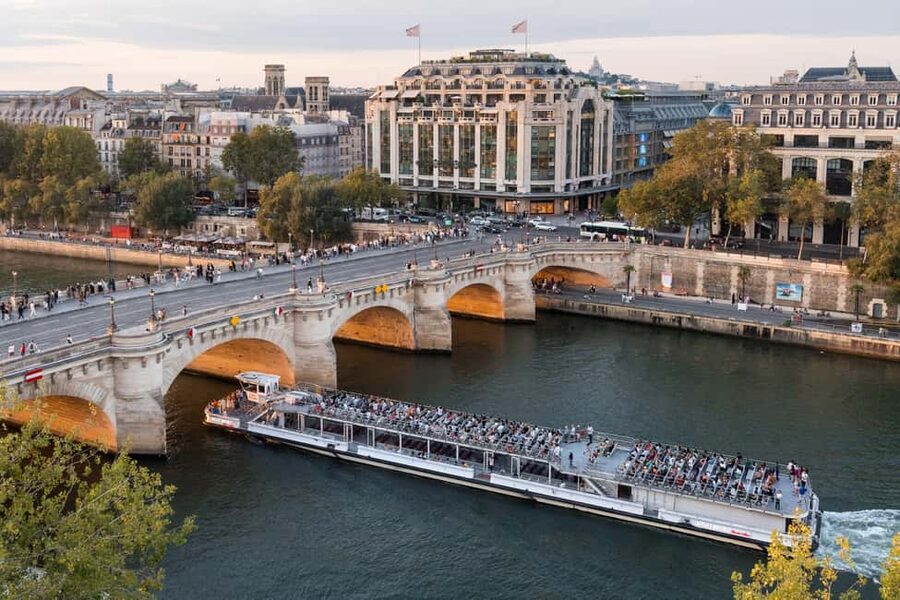 Paris: Seine River Sightseeing Cruise by Bateaux Mouches - Timing: day cruise, dusk, and the Eiffel Tower sparkle moment