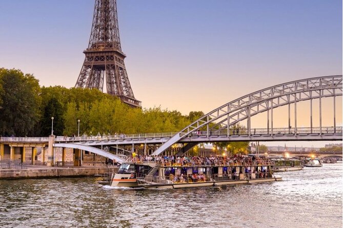 Paris Seine River Sightseeing Cruise Tour - Audio commentary in 14 languages: helpful, but manage expectations