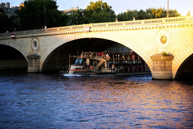 Paris Seine River Sightseeing Cruise with Commentary by Bateaux Parisiens - Timing Your Cruise: Day vs Sunset vs Night