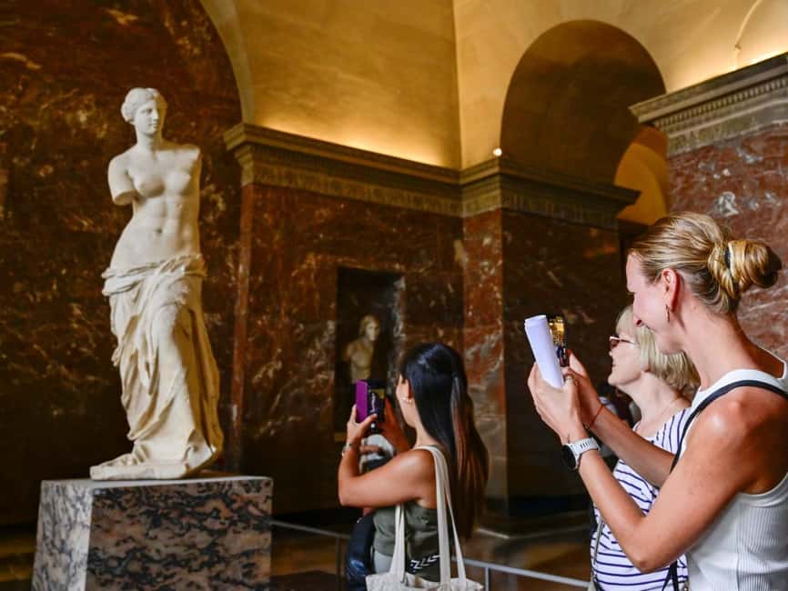 Paris: Skip-the-Line Louvre Museum & Mona Lisa Guided Tour - Past Da Vinci: a Renaissance route that avoids random wandering