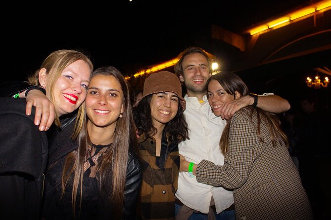 Paris: The Original Pub Crawl + Free Shots + VIP Club Entry - Meeting point, 18+ rules, and keeping the night drama-free